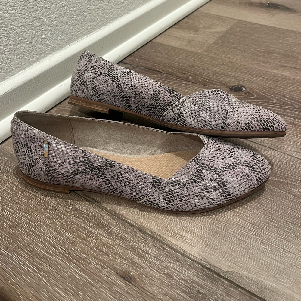 TOMs Julie Cobblestone Snakeskin Patterned Women's Flats